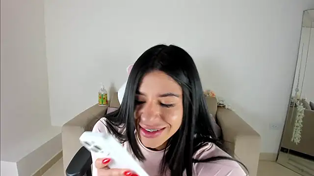 Snapshot of Charlotte_cowell_sub1_ chatting on 02/12/25, 04:33 Charlotte cowell sub1 online show from 02/12/25, 04:33