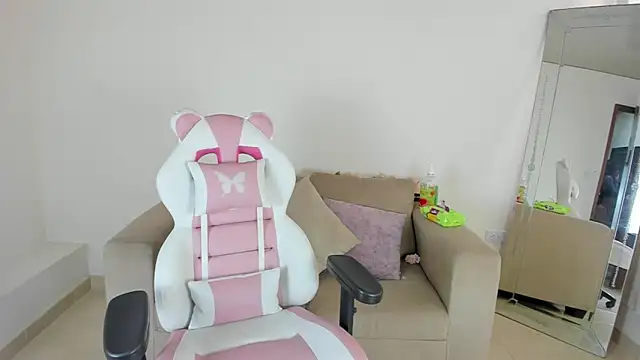 Snapshot of Charlotte_cowell_sub1_ chatting on 02/23/25, 09:37 Charlotte cowell sub1 online show from 02/23/25, 09:37