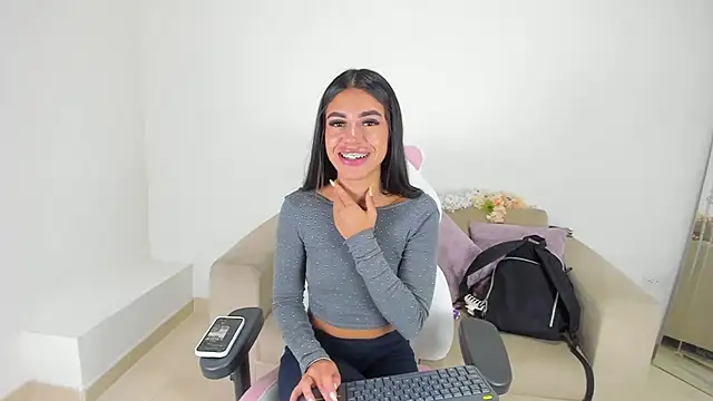 Snapshot of Charlotte_cowell_sub1_ chatting on 03/12/25, 11:33 Charlotte cowell sub1 online show from 03/12/25, 11:33