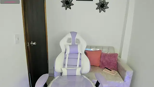 Snapshot of Charlotte_cowell_sub1_ chatting on 03/20/25, 11:23 Charlotte cowell sub1 online show from 03/20/25, 11:23