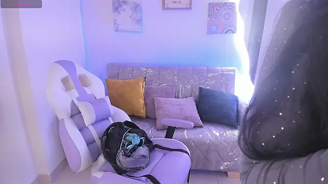 Snapshot of Charlotte_cowell_sub1_ chatting on 10/16/25, 02:51 Charlotte cowell sub1 online show from 10/16/25, 02:51