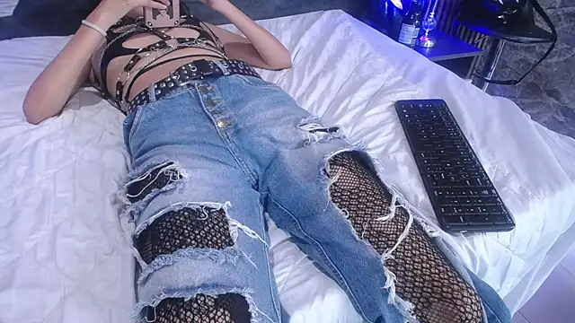 Snapshot of bellatrix25 chatting on 12/06/24, 11:47 bellatrix25 online show from 12/06/24, 11:47