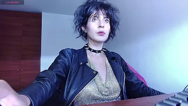 Snapshot of bellatrix25 chatting on 02/10/25, 09:25 bellatrix25 online show from 02/10/25, 09:25