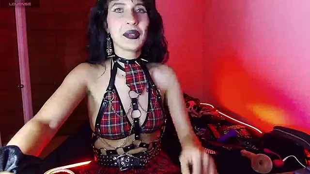 Snapshot of bellatrix25 chatting on 02/13/25, 08:38 bellatrix25 online show from 02/13/25, 08:38