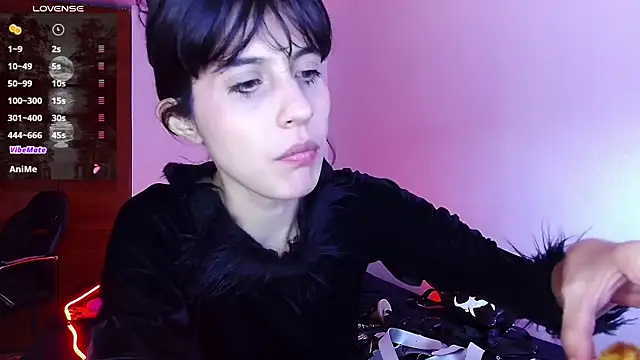 Snapshot of bellatrix25 chatting on 02/15/25, 09:15 bellatrix25 online show from 02/15/25, 09:15