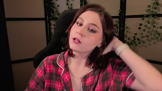 Diana Flower online show from 04/01/26, 11:33