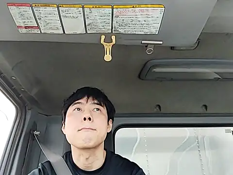 whitebriefboy online show from 04/06/26, 10:33