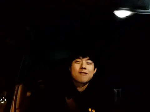 whitebriefboy online show from 04/08/26, 05:13