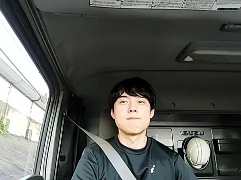 whitebriefboy online show from 06/20/26, 10:01
