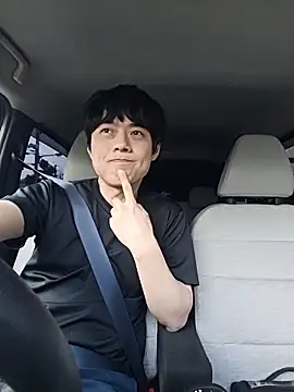 whitebriefboy online show from 07/19/26, 09:18
