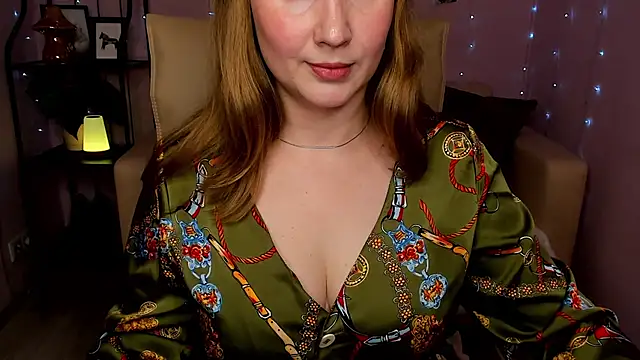 Snapshot of Helens_love chatting on 02/13/25, 02:23 Helens love online show from 02/13/25, 02:23