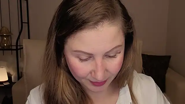 Snapshot of Helens_love chatting on 10/09/25, 02:20 Helens love online show from 10/09/25, 02:20