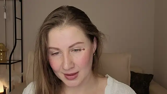 Snapshot of Helens_love chatting on 11/28/25, 01:52 Helens love online show from 11/28/25, 01:52