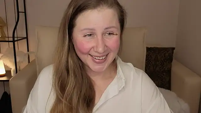 Snapshot of Helens_love chatting on 12/04/25, 07:39 Helens love online show from 12/04/25, 07:39