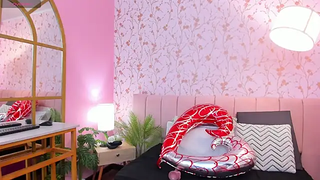 amber-hill online show from 02/18/25, 01:21