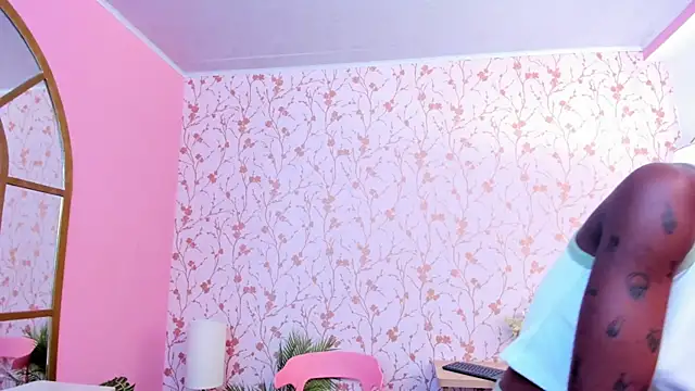 amber-hill online show from 09/15/25, 07:03