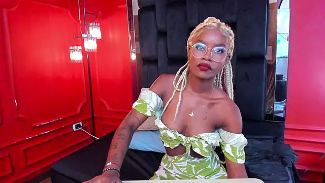 amber-hill online show from 09/26/25, 05:06