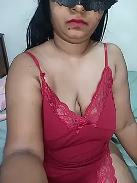 Snapshot of Reesha_99 chatting on 07/18/26, 01:43 Reesha 99 online show from 07/18/26, 01:43