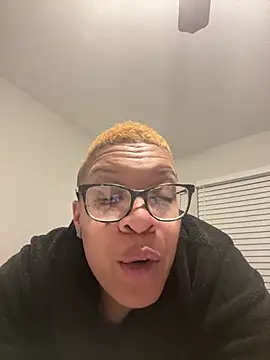 Snapshot of SexyHoneyRedd chatting on 03/06/26, 10:23 SexyHoneyRedd online show from 03/06/26, 10:23