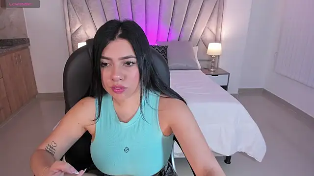 naomii campbell  online show from 09/18/25, 04:42