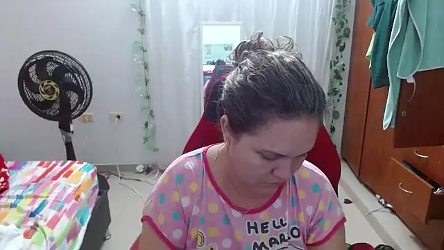 helenca43 online show from 09/18/25, 10:17