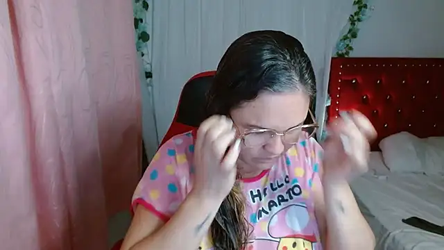 helenca43 online show from 11/04/25, 09:19