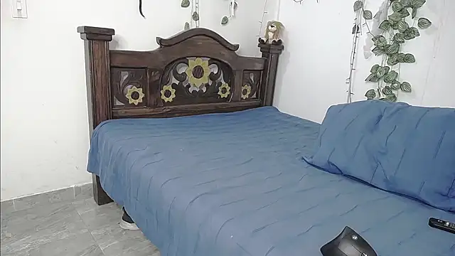 DominaLeona online show from 06/04/26, 09:10