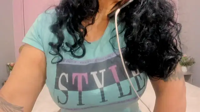 Snapshot of valeriasexxx chatting on 02/21/25, 07:43 valeriasexxx online show from 02/21/25, 07:43