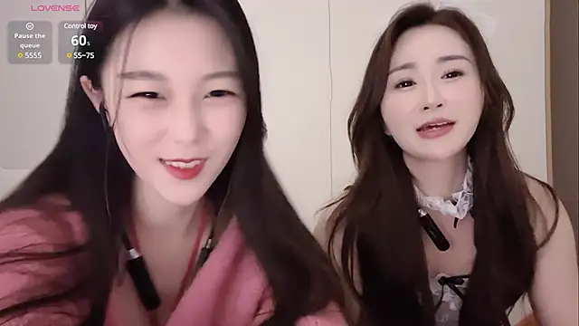 Snapshot of Sweet-Angel999 chatting on 12/30/24, 01:47 Sweet-Angel999 online show from 12/30/24, 01:47