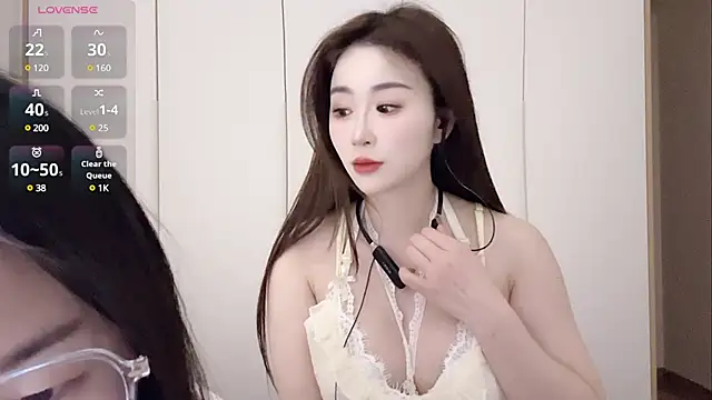 Snapshot of Sweet-Angel999 chatting on 02/05/25, 03:31 Sweet-Angel999 online show from 02/05/25, 03:31