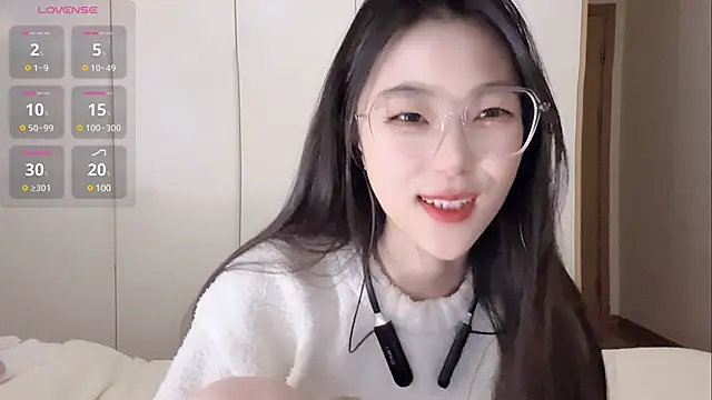 Snapshot of Sweet-Angel999 chatting on 02/15/25, 06:33 Sweet-Angel999 online show from 02/15/25, 06:33