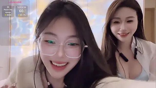 Snapshot of Sweet-Angel999 chatting on 02/18/25, 05:10 Sweet-Angel999 online show from 02/18/25, 05:10