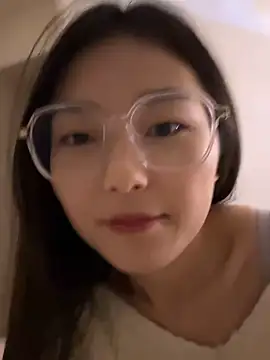 Snapshot of Sweet-Angel999 chatting on 02/26/25, 02:46 Sweet-Angel999 online show from 02/26/25, 02:46