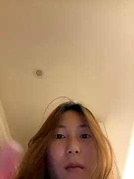 Snapshot of Sweet-Angel999 chatting on 10/27/25, 04:11 Sweet-Angel999 online show from 10/27/25, 04:11