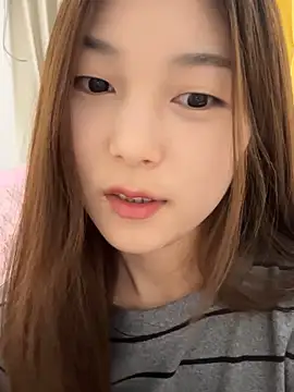 Snapshot of Sweet-Angel999 chatting on 11/12/25, 08:30 Sweet-Angel999 online show from 11/12/25, 08:30