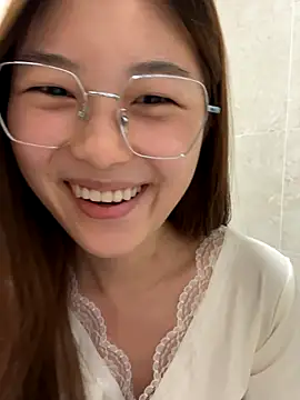 Snapshot of Sweet-Angel999 chatting on 11/13/25, 09:58 Sweet-Angel999 online show from 11/13/25, 09:58