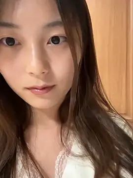 Snapshot of Sweet-Angel999 chatting on 11/19/25, 02:17 Sweet-Angel999 online show from 11/19/25, 02:17