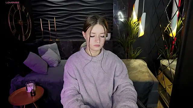 Lily Moonlight online show from 12/26/24, 08:18