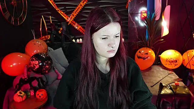 Lily Moonlight online show from 10/30/25, 06:59