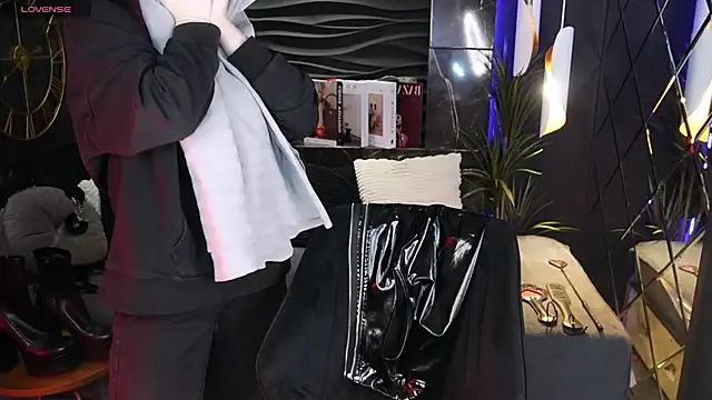 Lily Moonlight online show from 02/25/26, 07:07