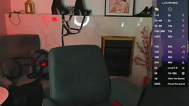 Lily Moonlight online show from 04/14/26, 02:23