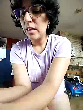 Snapshot of Im_Alma_ chatting on 01/04/25, 08:27 Im Alma online show from 01/04/25, 08:27