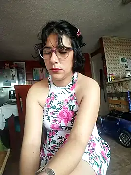 Snapshot of Im_Alma_ chatting on 02/18/25, 12:39 Im Alma online show from 02/18/25, 12:39