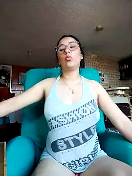 Snapshot of Im_Alma_ chatting on 02/19/26, 10:17 Im Alma online show from 02/19/26, 10:17