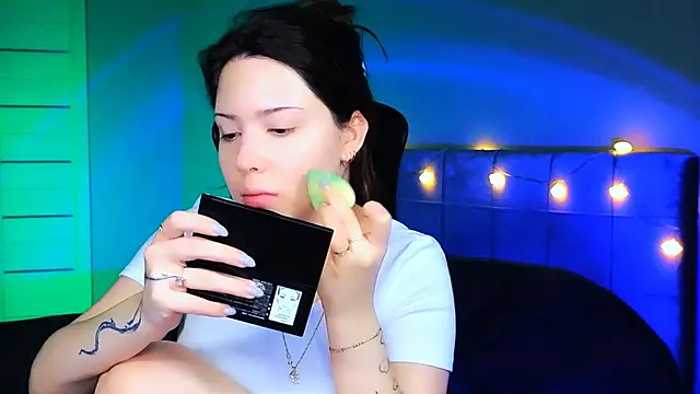 Stacy Gonzales  online show from 03/04/25, 06:04