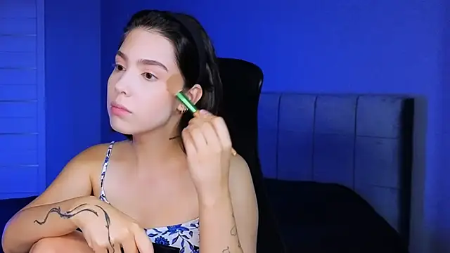 Stacy Gonzales  online show from 09/18/25, 06:04