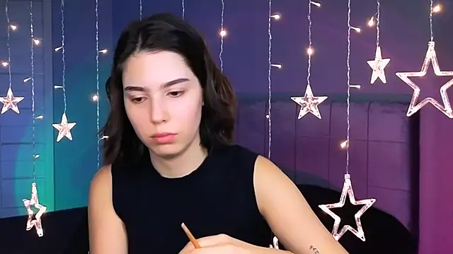 Stacy Gonzales  online show from 10/05/25, 06:23