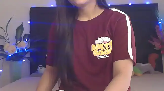 Snapshot of WildRuhi20 chatting on 03/20/25, 10:10 WildRuhi20 online show from 03/20/25, 10:10