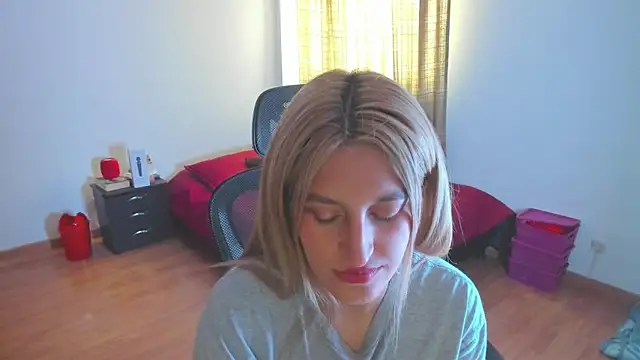 GiaRoussel online show from 03/25/26, 02:23