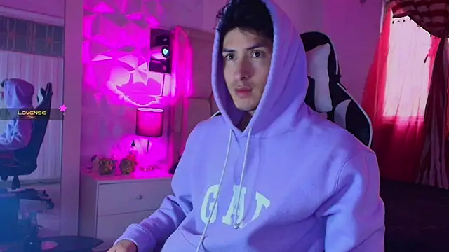 santyago taylor online show from 12/31/24, 09:17